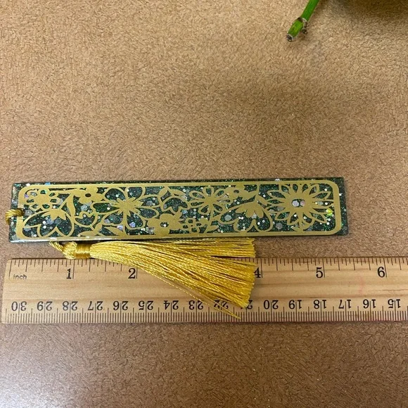 Bookmark Resin Vinyl design New - Picture 5 of 5